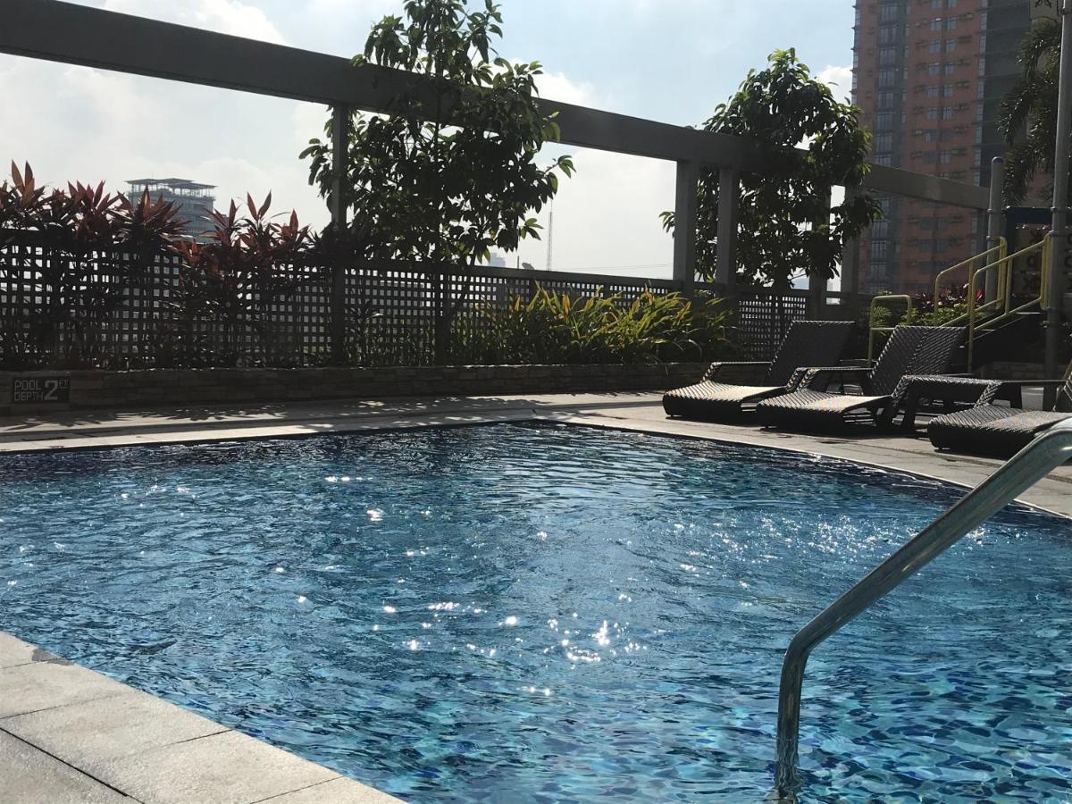 Frost At Manhattan Heights Towerb Manila Exterior photo